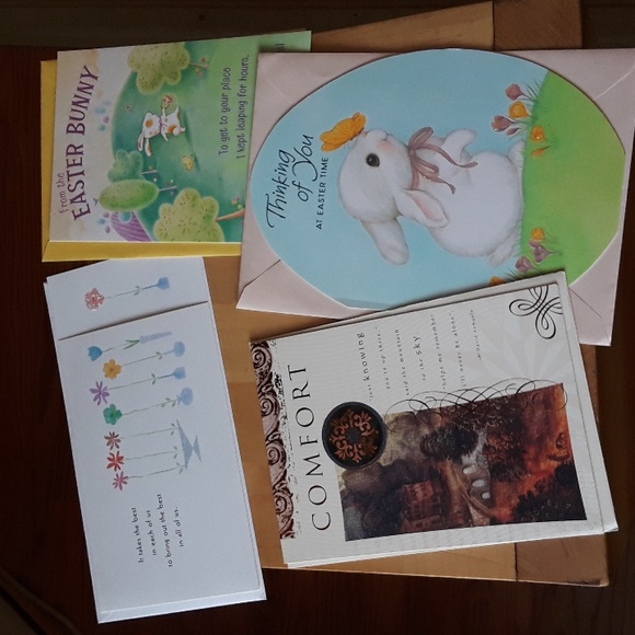 28 GREETING CARDS HALLMARK AND OTHER BRANDS - Picture 10 of 10